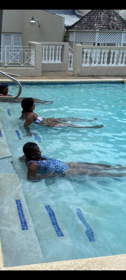 Chill On The Hill Apartment Ocho Rios Exterior foto