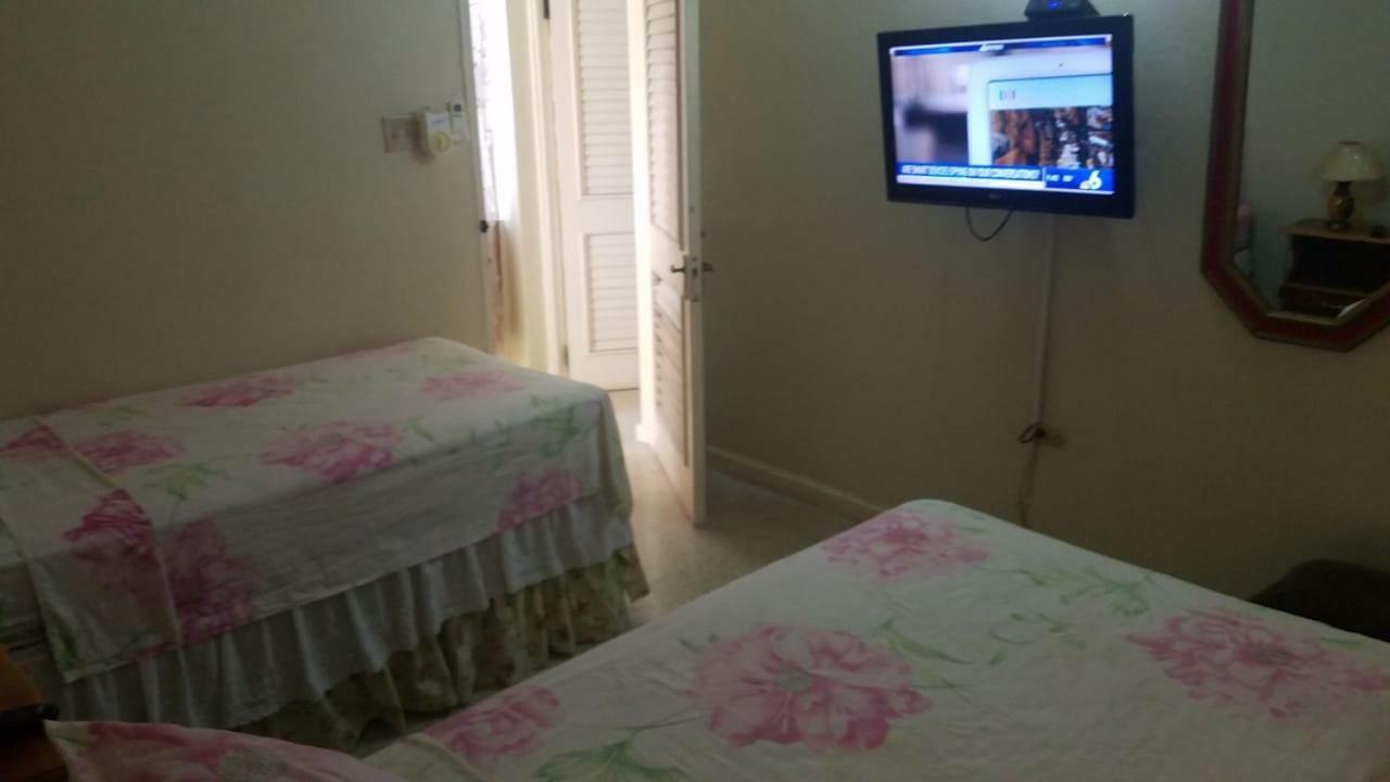 Chill On The Hill Apartment Ocho Rios Exterior foto